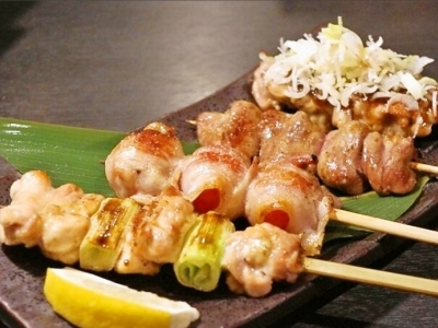 炭火で焼き上げる地鶏の焼き鳥とこだわり創作料理が評判のアットホームな居酒屋（東京　練馬区　焼き鳥 武士 モノノフ）｜焼き鳥 武士