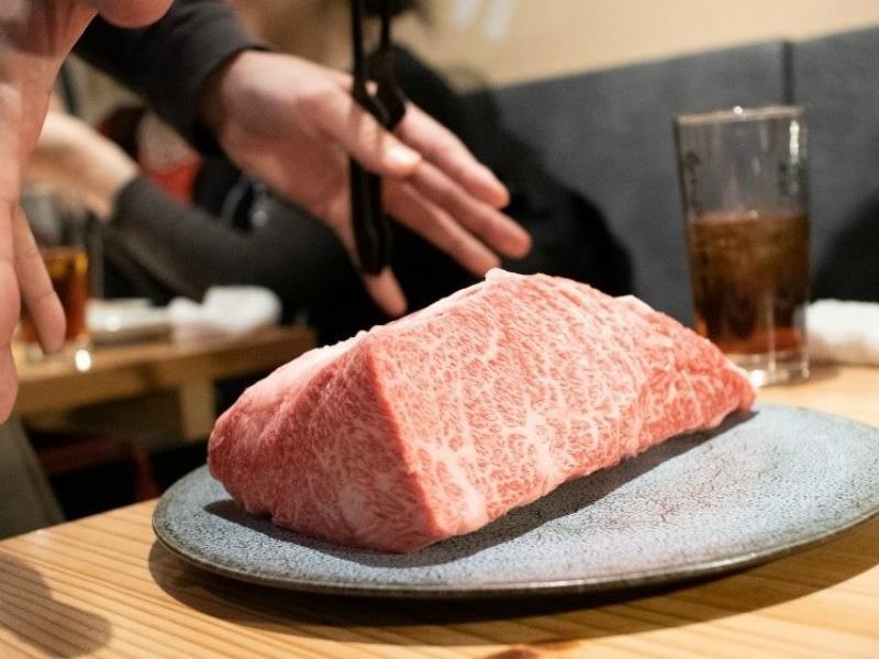 【プレミアム試食会レポート】100年の歴史。国産黒毛和牛「おおいた豊後牛」のとろける赤身にあふれる笑顔!「焼肉ホルモンブンゴ 天王寺店」