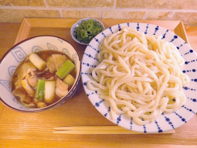 湘南から新たなうどんが発進！強いコシとなめらかさが自慢のオリジナル「肉汁うどん」（神奈川　大磯　肉汁うどん なぎさ）｜肉汁うどん　なぎさ