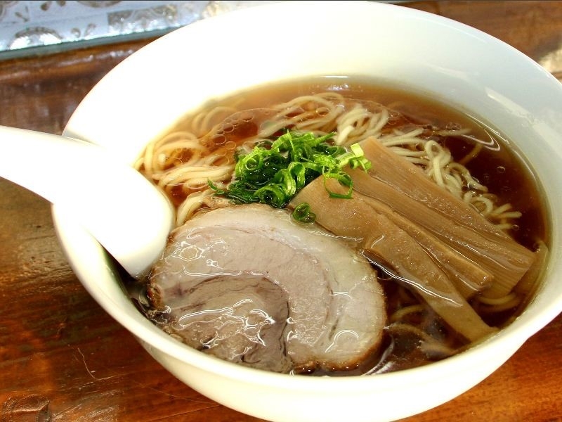 5種類のキノコ出汁と白トリュフオイル入りの「新感覚」ラーメンはインパクト抜群!お酒のメニューが豊富なアットホーム空間(新宿 下落合 epilogue 08)