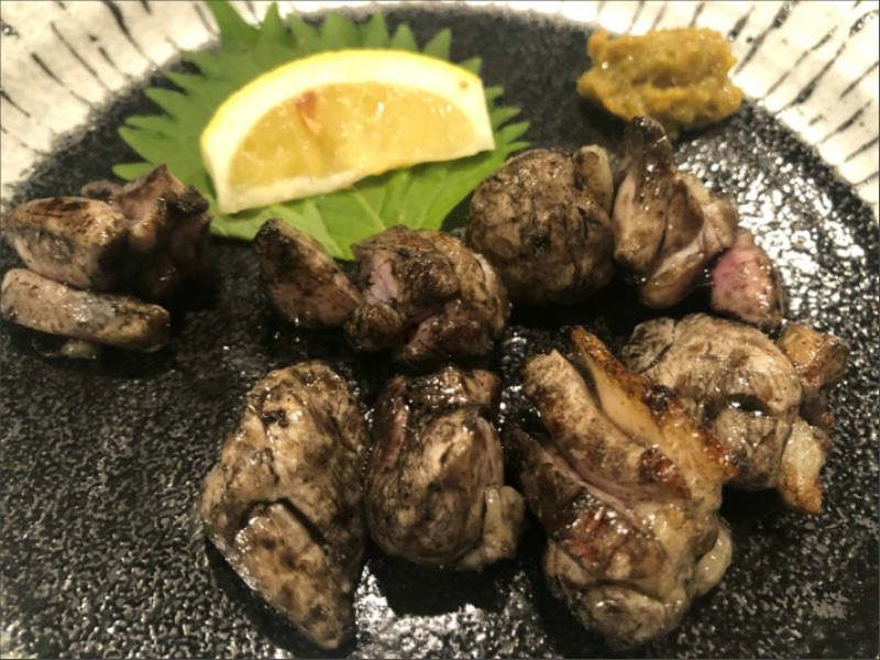 宮崎県のブランド鶏「地頭鶏(じとっこ)」をとことん味わう。絶品コース料理も人気の本格炭火焼鳥店(神戸 兵庫区 炭火焼鳥 戯屋) 宮崎県のブランド鶏「地頭鶏(じとっこ)」をとことん味わう。絶品コース料理も人気の本格炭火焼鳥店(神戸 兵庫区 炭火焼鳥 戯屋)|炭火焼鳥 戯屋