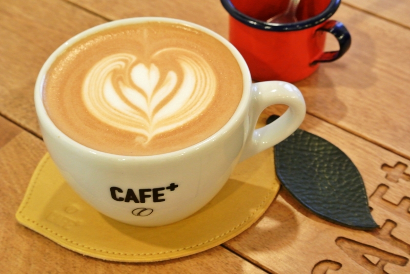 ジューシーな自家製ローストポークがたっぷり！こだわりのサンドイッチとコーヒーでゆったりカフェタイム （神戸　三宮　CAFE＋ カフェプラス)｜CAFE＋（カフェプラス）-004