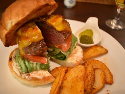 【東京都 中央区　LUXE BURGERS（リュクスバーガーズ）】フレンチ出身のシェフが生み出すラム肉100％パティの絶品ハンバーガー！ハラール対応の新感覚バーガービストロ