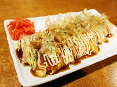 【東京都 日野市　鉄板炭火焼き まこっちゃん】人気の「とん平焼き」はチーズと玉子のトロ～り食感がたまらない！ 駅近のアットホームな鉄板炭火焼き居酒屋