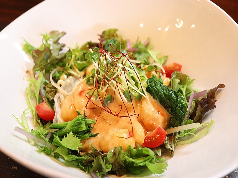 朝採れ野菜がたっぷり!新鮮素材の「海老のチリマヨ和え」昭和レトロな古民家で味わう創作和食(奈良 榛原 きえん)