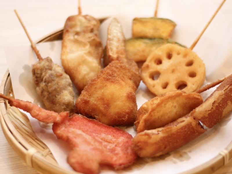 サクッと軽い食感で素材の味をとことん生かす「串揚げ」創作系串揚げと本格アジア料理の意外な相性の良さを楽しむ(北九州市 小倉北区 渋田厚志 小倉店)
