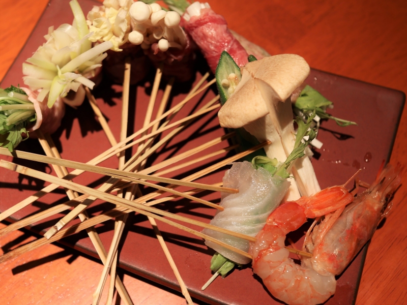 新感覚!特製極旨だしスープで楽しむ「創作串しゃぶ」厳選した日本酒の品ぞろえも自慢(大阪 西中島 串しゃぶ えみし) 新感覚!特製極旨だしスープで楽しむ「創作串しゃぶ」厳選した日本酒の品ぞろえも自慢(大阪 西中島 串しゃぶ えみし)|串しゃぶ えみし