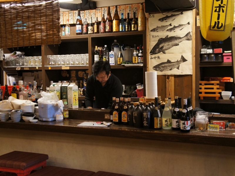 くろ潮の大関 久茂地本舗 甘じょっぱいタレと相性抜群 プリプリ食感の 名物自分焼き ホルモンmix 食べ飲み放題がリーズナブルに楽しめる海鮮居酒屋 沖縄県 那覇市 くろ潮の大関 久茂地本舗 レポハピ