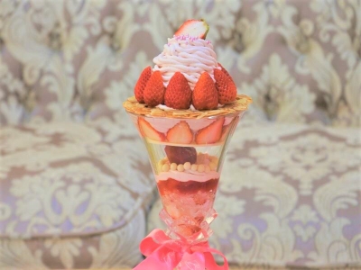 ビジュエルパフェ 話題沸騰 食べる宝石パフェ 宝石店直営のパフェ専門店でラグジュアリーなひとときに酔いしれる 広島市 南区 ビジュエルパフェ レポハピ