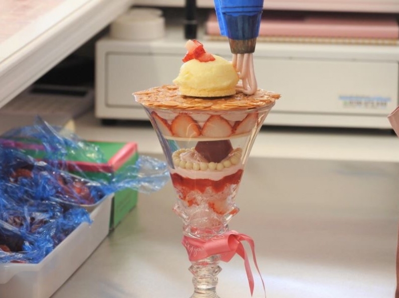 ビジュエルパフェ 話題沸騰 食べる宝石パフェ 宝石店直営のパフェ専門店でラグジュアリーなひとときに酔いしれる 広島市 南区 ビジュエルパフェ レポハピ