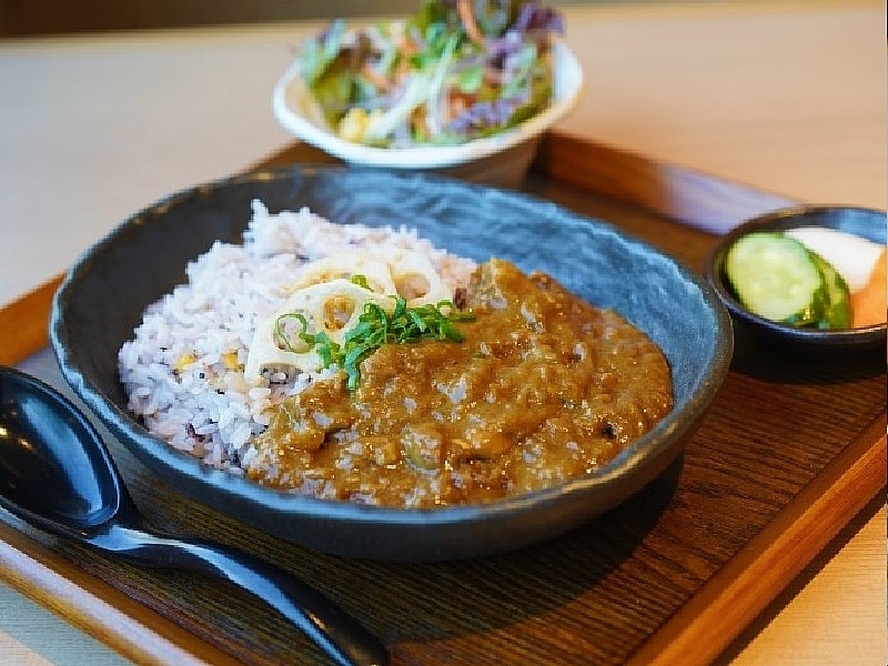 隠し味は黒七味!和風だしのきいた「野菜たっぷり 京風だしカレー」手作りのおばんざいと和スイーツも自慢のカフェレストラン(名古屋市 千種区 おばんざいとスイーツやまざき)