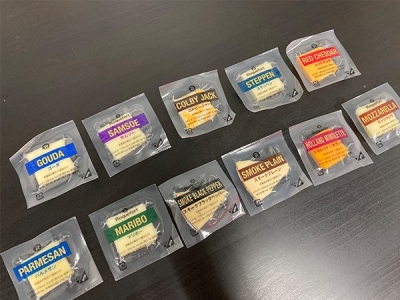 1袋でたくさんの味を楽しめる！カルディの「11種類のチーズアソート」を食べてみた！｜グルメニュース 