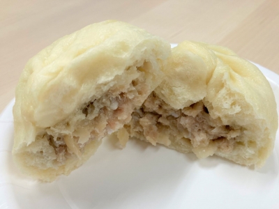 ゴロゴロ具材とふかふかの甘い皮！大阪を代表するジューシーな味わい「551の豚まん」｜グルメニュース 