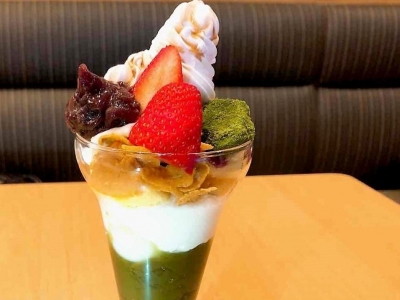 ガストの新作和スイーツ「いちごと抹茶の和パフェ」を食べてきた！｜スイーツファン通信