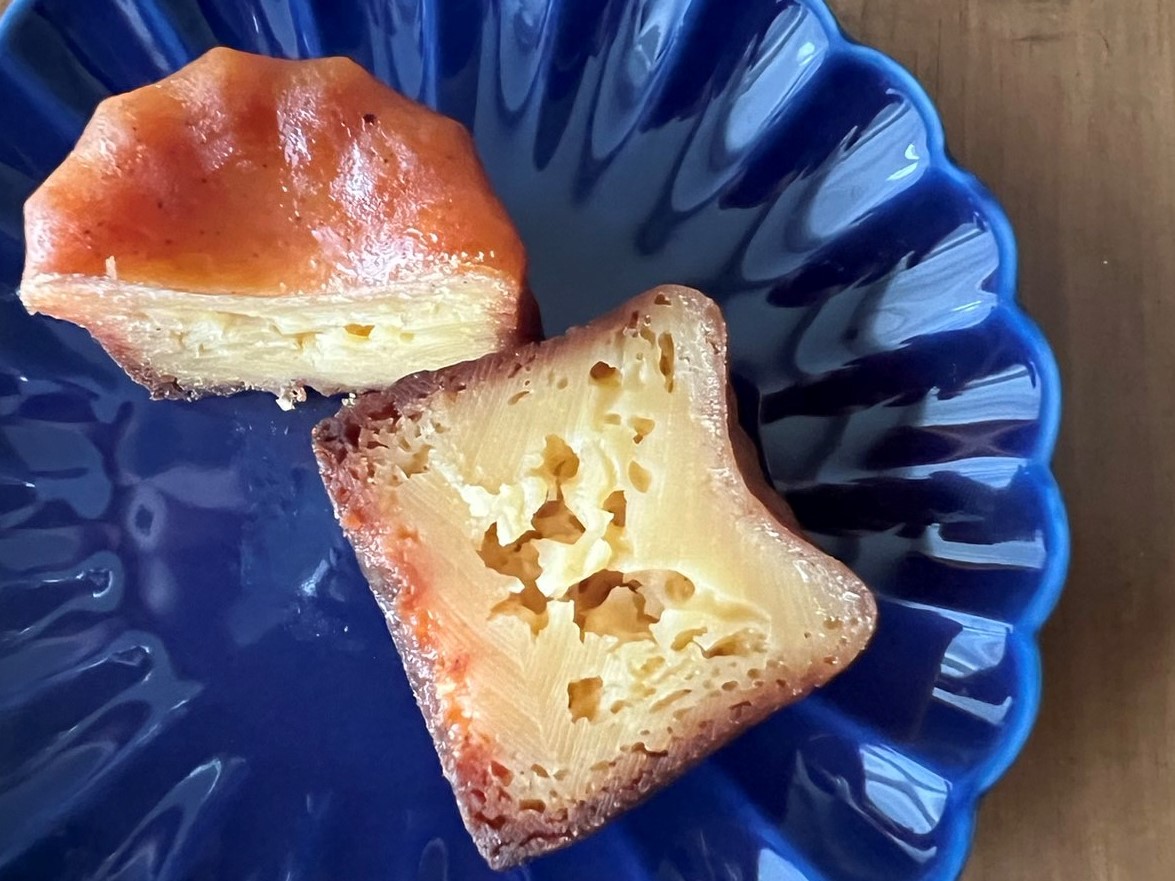 魅惑のコンビニスイーツ♪ローソンの「濃厚カヌレ」はお手頃価格なのに