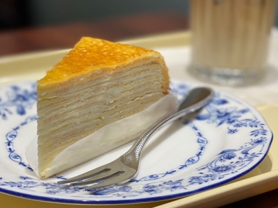 長年愛されてきた定番スイーツ！ドトールの「ミルクレープ」実食レポート｜スイーツファン通信