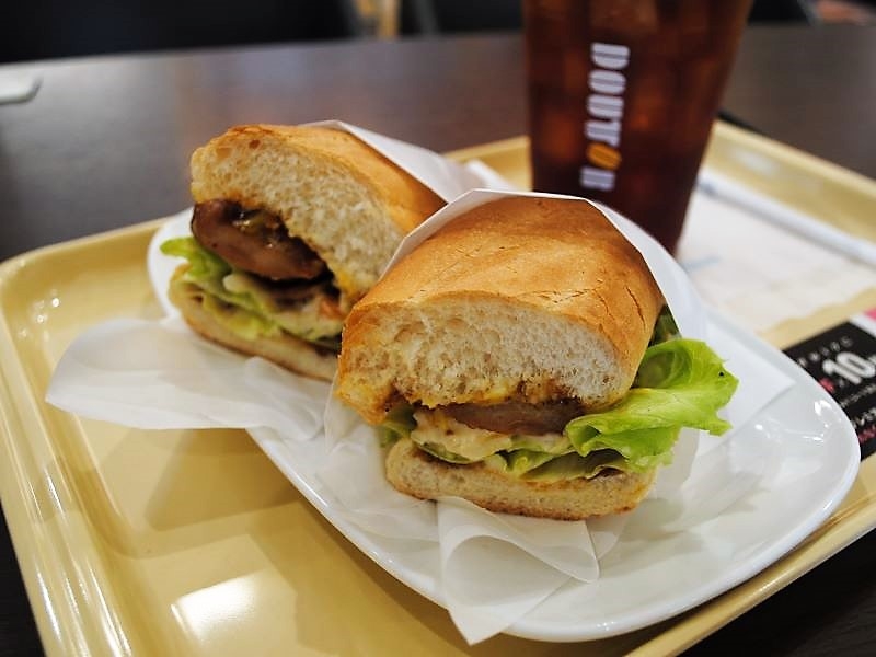 ドトールでちょっとブレイク! ガツンとパンチの効いた「ミラノサンド」で小腹満たし ドトールでちょっとブレイク! ガツンとパンチの効いた「ミラノサンド」で小腹満たし|グルメニュース