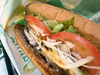 暑い季節にぴったり！スパイシーな味わいがたまらないサブウェイの夏の3タコス「メキシカンミートタコス」｜グルメニュース 