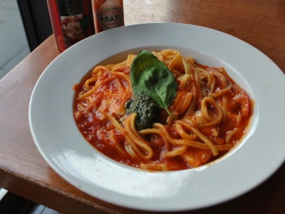 オトナ空間なカフェバーでランチタイム！プロントこだわりの「とろ～りモッツァレラのトマトソース」を食べて来た♪｜グルメニュース 