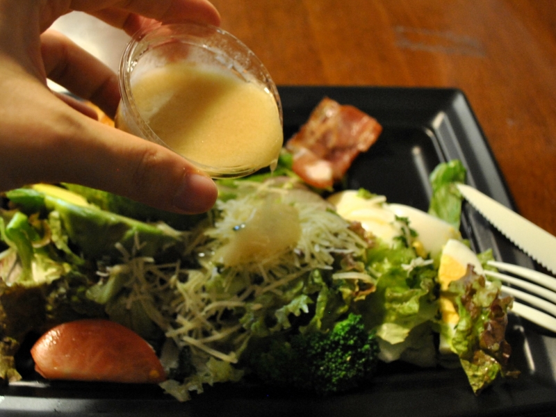 野菜を思いっきり食べたい！そんな時はロイヤルホストの「食いしんぼうのシェフサラダ」をテイクアウト！｜レポハピグルメニュース-003
