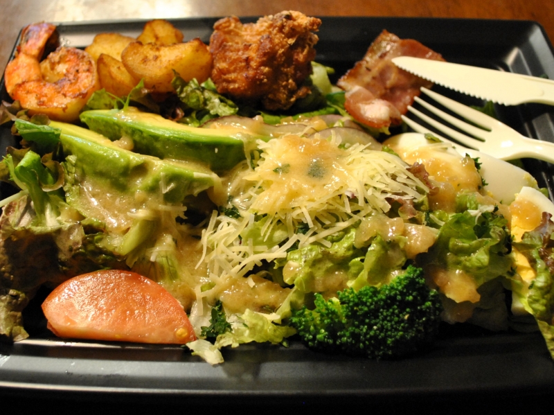 野菜を思いっきり食べたい！そんな時はロイヤルホストの「食いしんぼうのシェフサラダ」をテイクアウト！｜レポハピグルメニュース-004