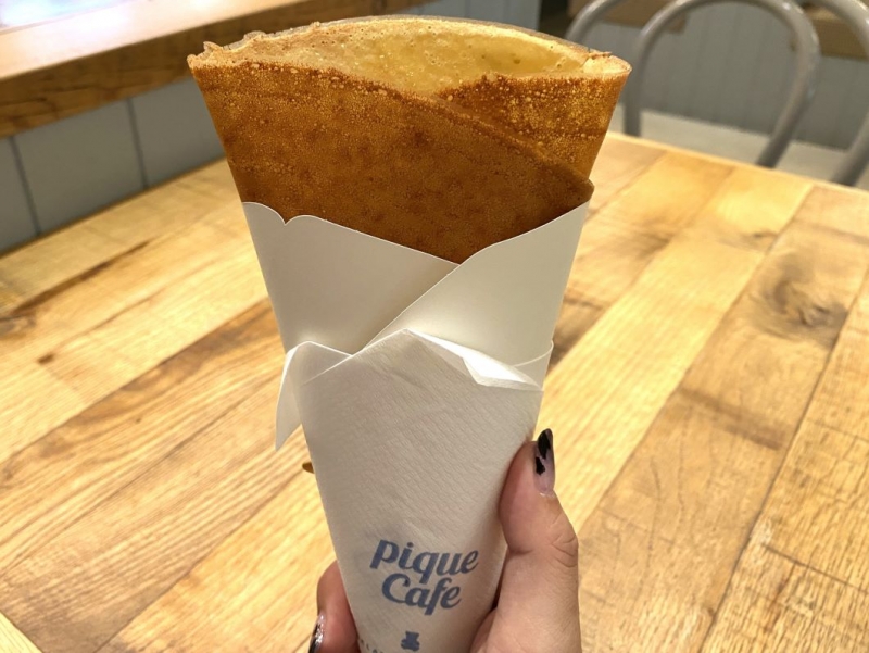 可愛すぎるカフェの絶品クレープ！ 「gelato pique cafe （ジェラートピケカフェ）」で人気の「ピスタチオ」クレープを実食！｜スイーツファン通信