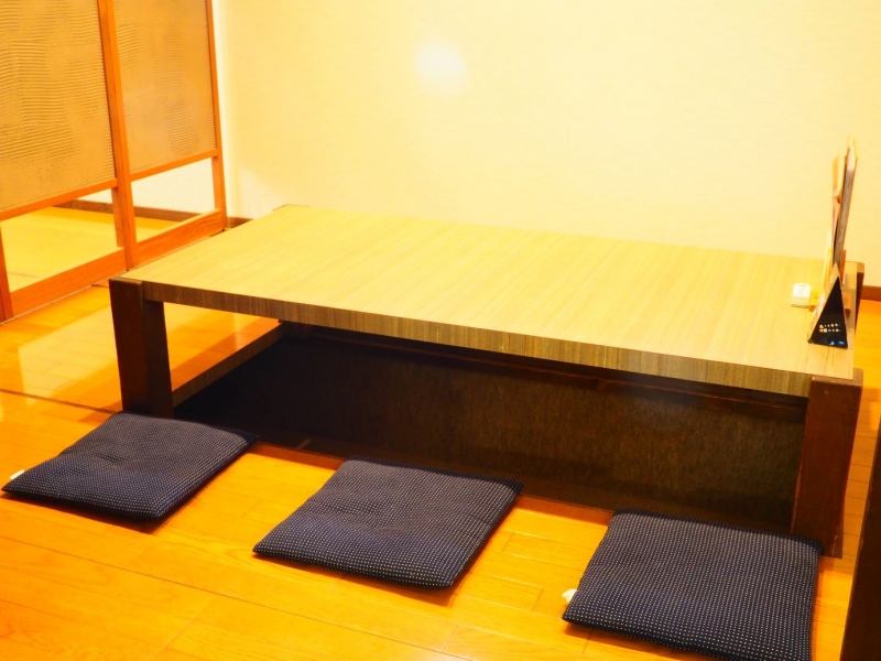 サッポロ SORACHI 1984 【宮城県 気仙沼市 和醸酒一杯屋梟】稲藁で炙る「カツオの藁焼き造り」は店主自慢の一品! 気仙沼の新鮮な食材を使ったこだわりのメニューを楽しめる“ミシュランガイド宮城2017版”掲載の人気居酒屋|サッポロ SORACHI 1984-011