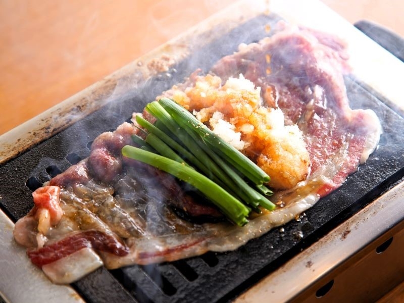 肉フェス初代チャンピオン「黒毛和牛の包めるカルビ」は必食!「よいしょー!」の掛け声が響く“食のエンターテイメント”焼肉店「大阪焼肉・ホルモン ふたご」 肉フェス初代チャンピオン「黒毛和牛の包めるカルビ」は必食!「よいしょー!」の掛け声が響く“食のエンターテイメント”焼肉店「大阪焼肉・ホルモン ふたご」|大阪焼肉・ホルモン ふたご