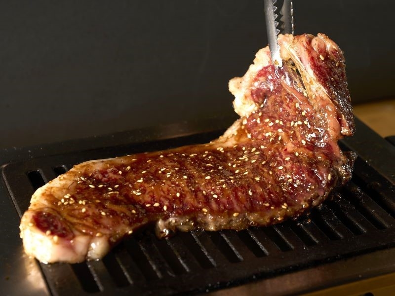 忘年会・新年会は「大阪焼肉・ホルモン ふたご」のお得なコースで焼肉を満喫! 季節限定のジューシーなサーロイン「和牛熟上ロイン」も外せない 忘年会・新年会は「大阪焼肉・ホルモン ふたご」のお得なコースで焼肉を満喫! 季節限定のジューシーなサーロイン「和牛熟上ロイン」も外せない|大阪焼肉・ホルモン ふたご