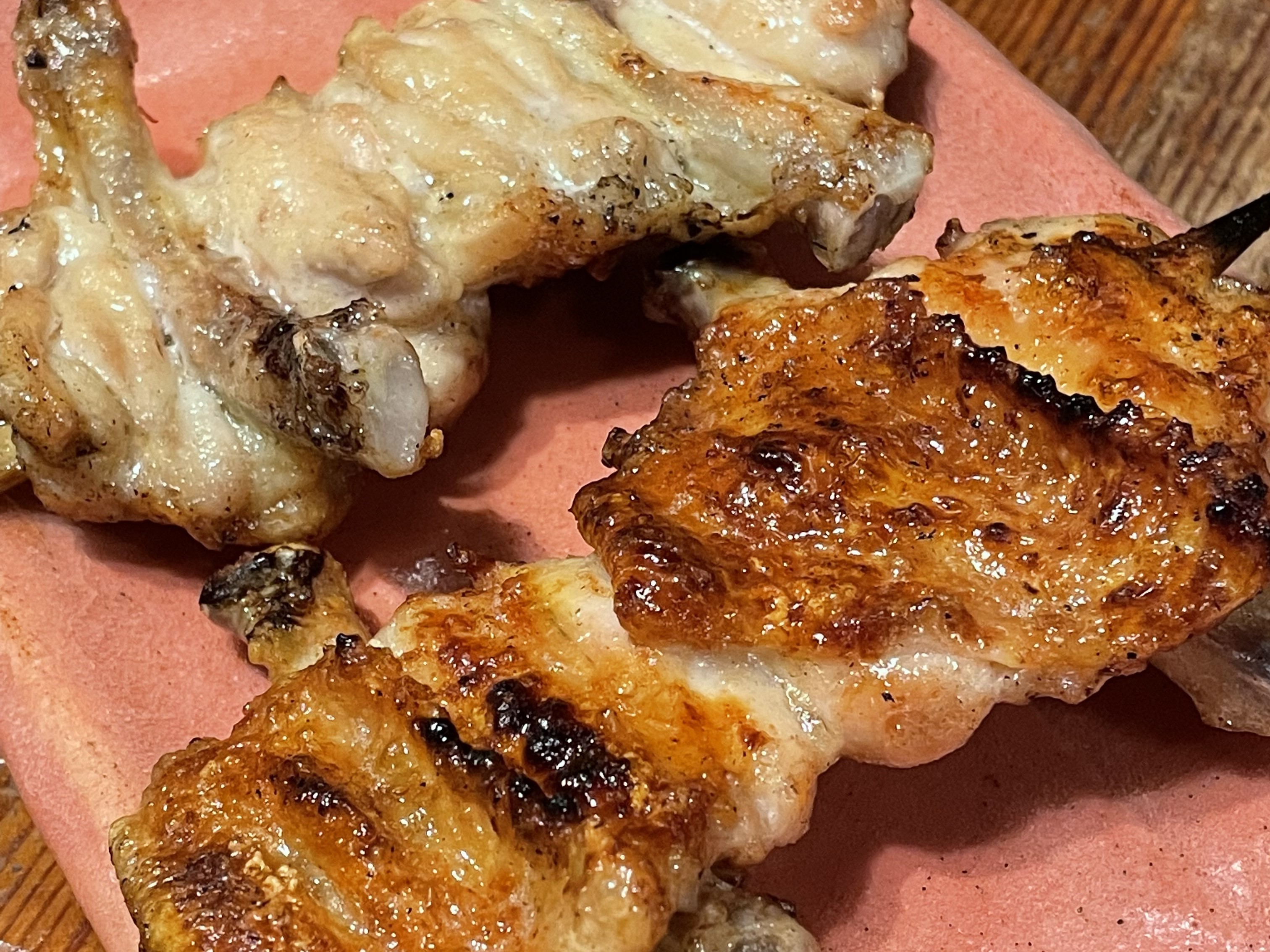 八尾炭火焼鳥わっちょい - 歯ざわりパリッ！ 濃厚なおいしさが