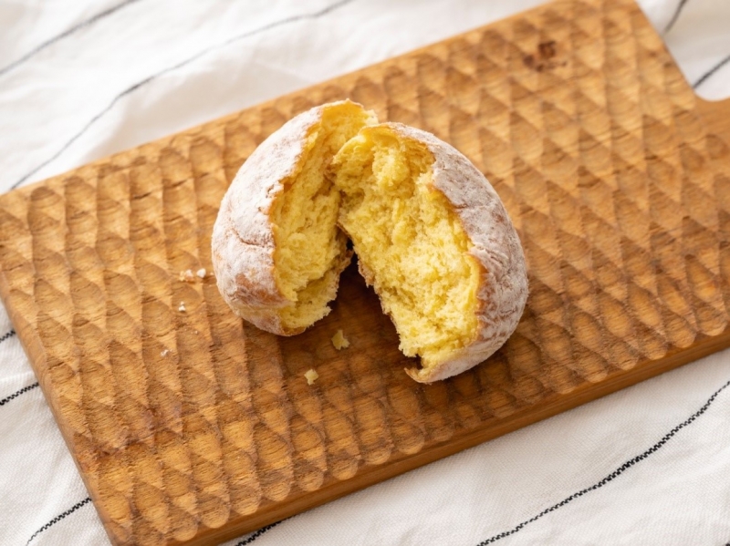 ホワイトチョコレートとフランボワーズのハーモニーが楽しめる「ホワイトフランボワーズ」神戸で話題の生ドーナツ専門店「.donut（ドットドーナツ）」の人気ラインナップをご紹介！｜.donut（ドットドーナツ）-002