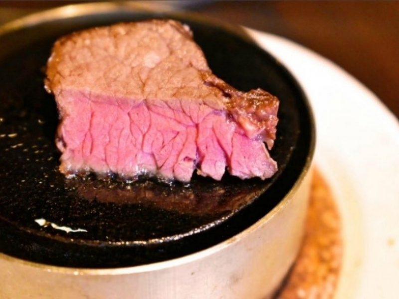 【5Choice】東京 ボリューム満点 お肉料理 ステーキが美味しく食べられるおすすめのお店｜レポハピグルメニュース-003