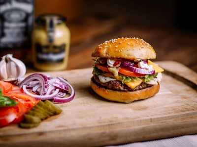 【4Choice】大阪版 ボリューム満点でおいしいハンバーガー＆サンドウィッチが食べられる！大阪でおすすめのお店｜グルメニュース 