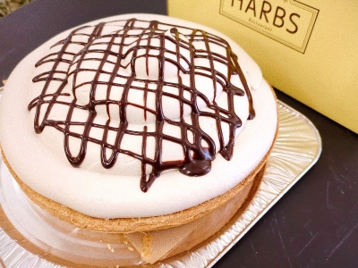 生クリーム＆カスタードと大きめカットのバナナがたっぷり！おしゃれカフェHARBS（ハーブス）の「バナナクリームパイ」を食べてみた♪