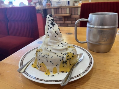 秋の味覚が詰まった至福の一皿！コメダ珈琲店「安納芋のスイートポテト シロノワール ミニサイズ」を実食レビュー｜スイーツファン通信