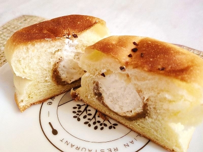 「パンとエスプレッソと」とのコラボ商品！ローソンの「コーヒークリームパン」はコーヒーの苦さとホイップの甘さが抜群のキューブ型パン｜コンビニトピック