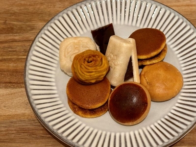  やさしい甘さでほっとひと息♪ ローソンの「8種の和菓子セレクション」はお得感たっぷり！｜コンビニトピック
