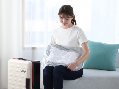 座るだけ！1秒でスピード圧縮できる圧縮袋 PETAKO（アンケートに答えると抽選でPETAKOが当たるチャンス）｜Repohappy Press