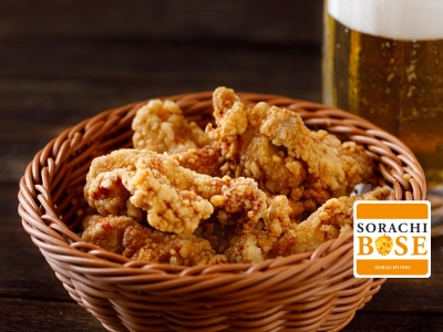 【大阪市 北区　beer garden HOLZ（ビアガーデン ホルツ）】名物 鶏の唐揚げはもちろん！ ラムやBBQも楽しめるニューミュンヘンのニュースタイルビアホール｜サッポロ　SORACHI 1984