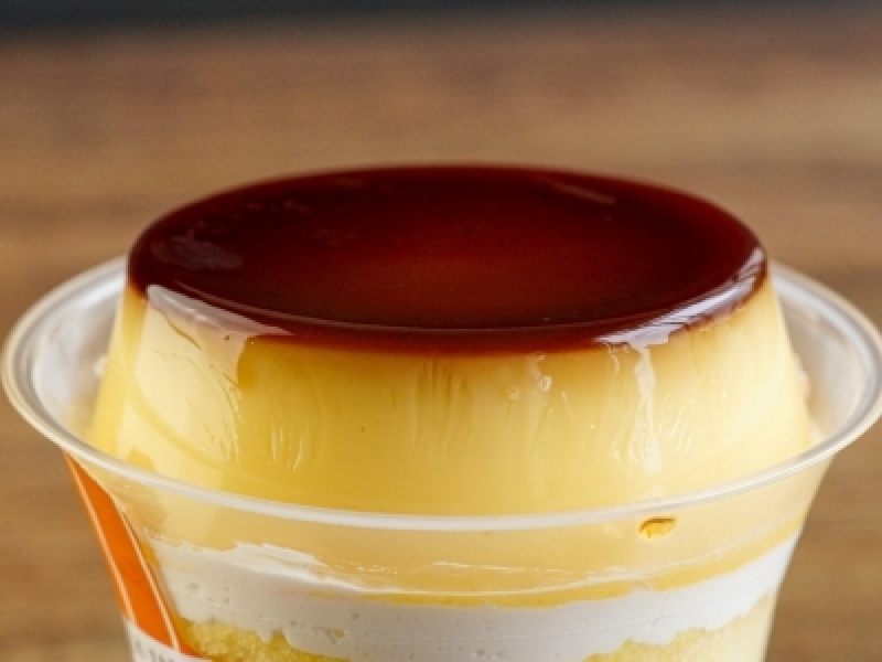 プリン好き歓喜! ファミマの「窯出しプリンのパフェ」はプリン尽くしの贅沢スイーツだった プリン好き歓喜! ファミマの「窯出しプリンのパフェ」はプリン尽くしの贅沢スイーツだった|コンビニトピック