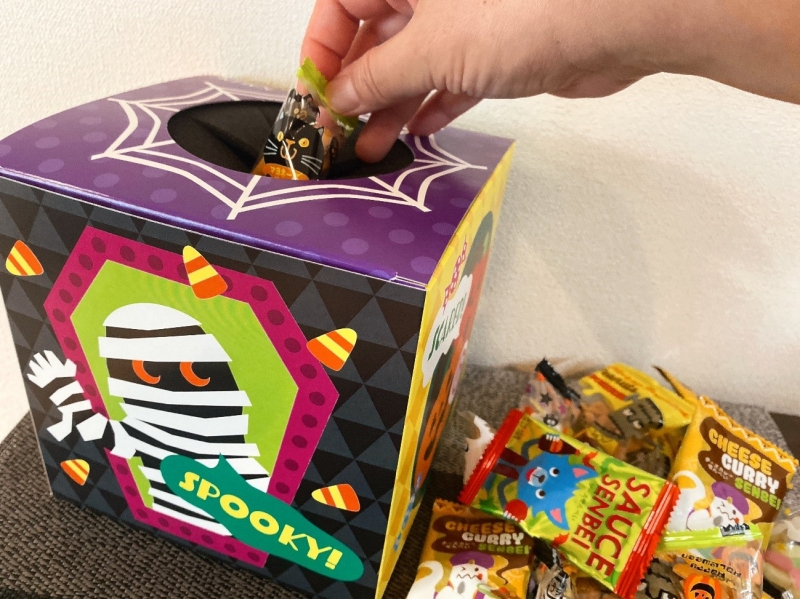 次は何が出てくる？ カルディのハロウィンお菓子ガチャ「なにがでるかなBOX」が楽しすぎた｜おかし好きライター