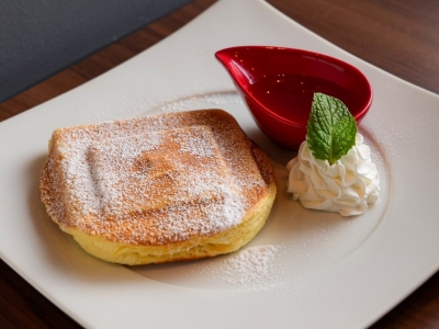 ふわふわ食感に感動! さかい珈琲のパンケーキモーニング「バターホットサンド」実食レポ ふわふわ食感に感動! さかい珈琲のパンケーキモーニング「バターホットサンド」実食レポ|スイーツファン通信