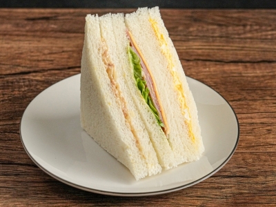 セブン‐イレブン「ミックスサンド」を実食！ タマゴ・ツナ・ハムレタスを徹底レポート