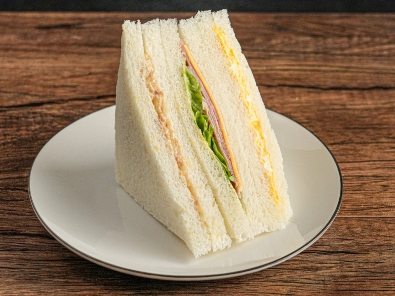 コンビニトピック セブン‐イレブン「ミックスサンド」を実食! タマゴ・ツナ・ハムレタスを徹底レポート|コンビニトピック-003