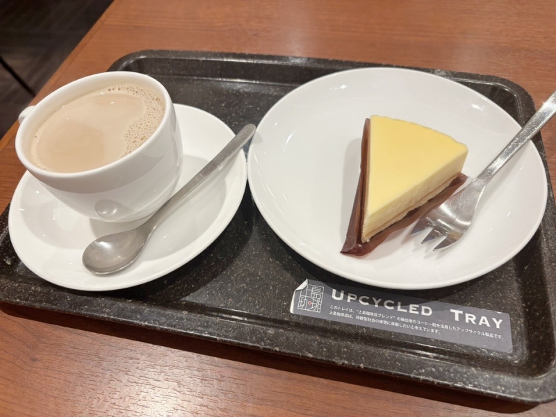 レポハピ スイーツファン通信 口どけなめらか! 上島珈琲店「湯蒸しチーズケーキ」はコーヒーに合う濃厚な味わい|レポハピ スイーツファン通信-004