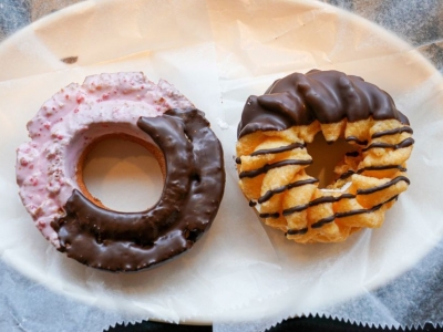 あの“夢のドーナツ”が帰ってきた！ ミスド「ネットオーダー限定」ストロベリー＆チョコファッションとダブルクリームフレンチ｜レポハピ スイーツファン通信