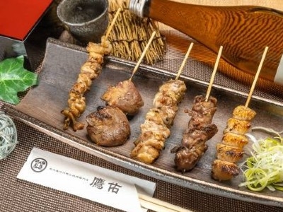 地鶏の炭火串焼き鳥おまかせ5本セット 1,300円（税込）