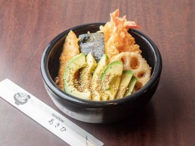 まろやか食感☆新感覚！「アボカド天丼」730円（税込）