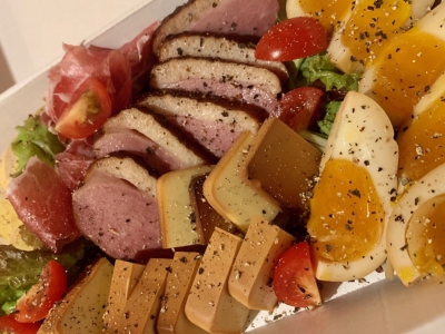 GRILL&amp;BAR SOULWOOD自家製「燻製の盛り合わせ」　小 600円（税込）／大 1,000円（税込）