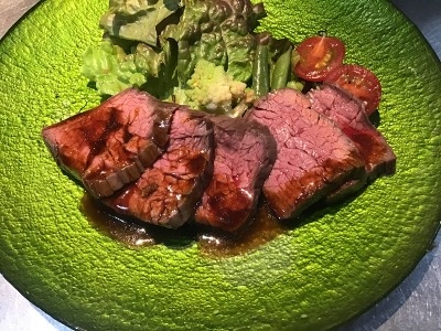 お肉の旨みたっぷり☆ローストビーフ　1,200円（税込）